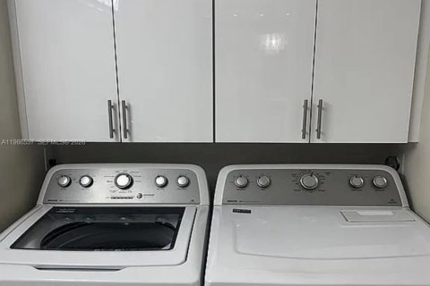 Touwnhouse à vendre à West Palm Beach, Floride: 2 chambres, 114.83 m2 № 2081317 - photo 12
