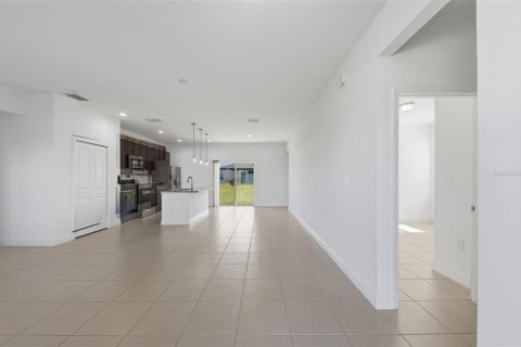 Villa ou maison à vendre à Poinciana, Floride: 4 chambres, 146.6 m2 № 2238046 - photo 4