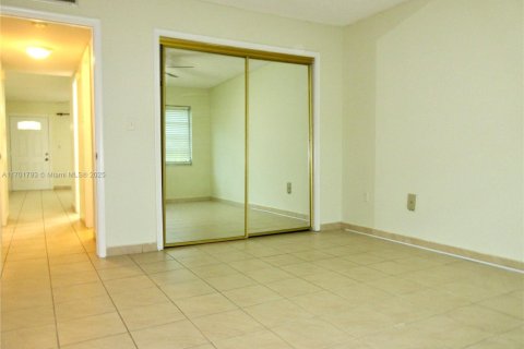 Condo in Miami, Florida, 2 bedrooms  № 1671649 - photo 28