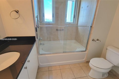 Copropriété à louer à Miami, Floride: 2 chambres, 123.93 m2 № 2001230 - photo 5
