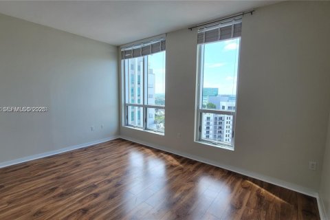 Copropriété à louer à Miami, Floride: 2 chambres, 123.93 m2 № 2001230 - photo 3
