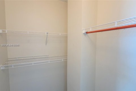 Copropriété à louer à Miami, Floride: 2 chambres, 123.93 m2 № 2001230 - photo 7