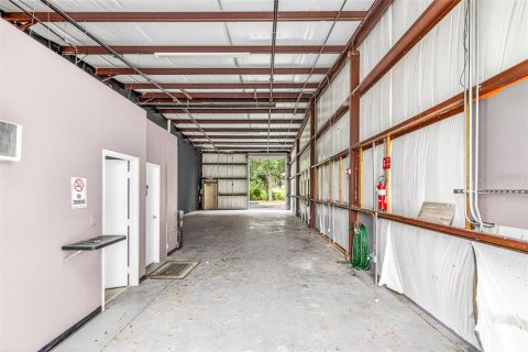 Immobilier commercial à louer à Groveland, Floride: 2770.35 m2 № 2105192 - photo 3