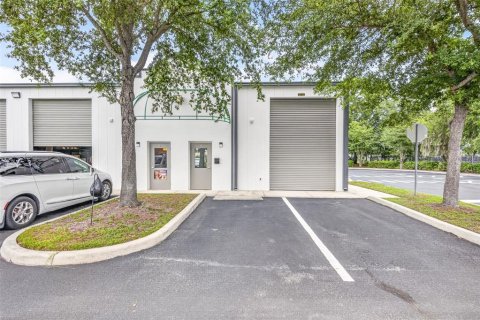 Immobilier commercial à louer à Groveland, Floride: 2770.35 m2 № 2105192 - photo 13