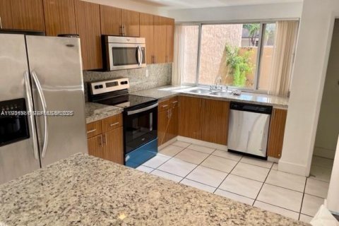 Condo in Miami, Florida, 3 bedrooms № 1994037 - photo 9