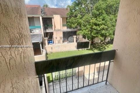 Condo in Miami, Florida, 3 bedrooms № 1994037 - photo 7