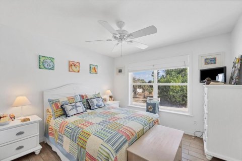 House in Placida, Florida 3 bedrooms, 134.34 sq.m. № 2108090 - photo 20