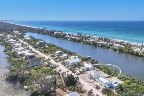 House in Placida, Florida 3 bedrooms, 134.34 sq.m. № 2108090 - photo 1