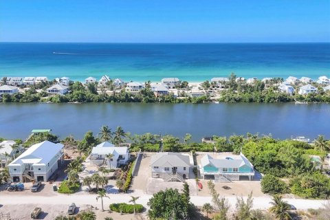 House in Placida, Florida 3 bedrooms, 134.34 sq.m. № 2108090 - photo 2