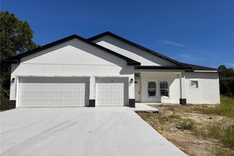 House in Port Charlotte, Florida 4 bedrooms, 183.57 sq.m. № 2410592