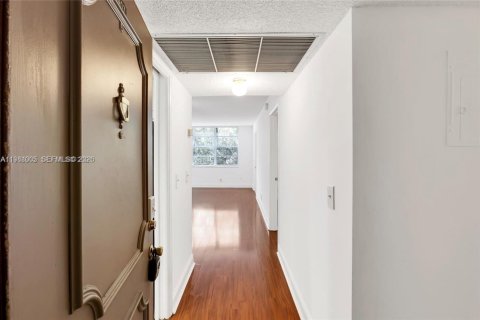 Copropriété à vendre à Davie, Floride: 1 chambre, 60.76 m2 № 2045460 - photo 2