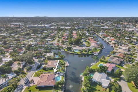 Купить виллу или дом в Дирфилд-Бич, Флорида 5 спален, 242.85м2, № 1964491 - фото 10