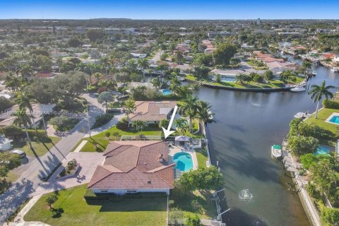 Купить виллу или дом в Дирфилд-Бич, Флорида 5 спален, 242.85м2, № 1964491 - фото 2