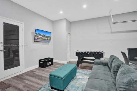 Купить виллу или дом в Дирфилд-Бич, Флорида 5 спален, 242.85м2, № 1964491 - фото 22