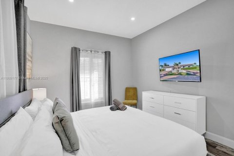 Купить виллу или дом в Дирфилд-Бич, Флорида 5 спален, 242.85м2, № 1964491 - фото 30