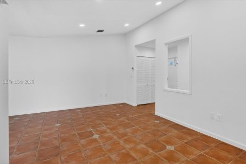 Townhouse in Miami, Florida 2 bedrooms, 79.15 sq.m. № 2000960 - photo 10