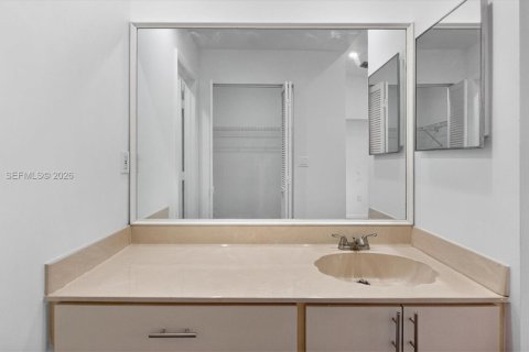 Townhouse in Miami, Florida 2 bedrooms, 79.15 sq.m. № 2000960 - photo 20