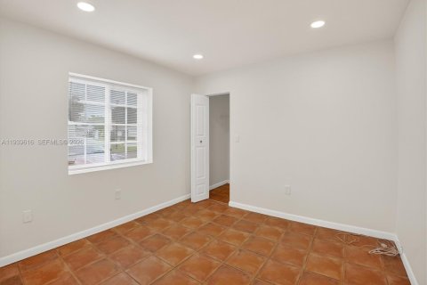 Townhouse in Miami, Florida 2 bedrooms, 79.15 sq.m. № 2000960 - photo 23