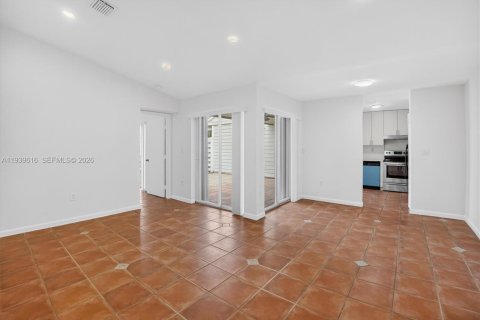 Townhouse in Miami, Florida 2 bedrooms, 79.15 sq.m. № 2000960 - photo 16