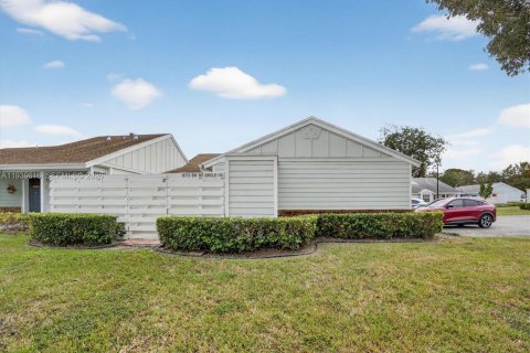 Townhouse in Miami, Florida 2 bedrooms, 79.15 sq.m. № 2000960 - photo 4