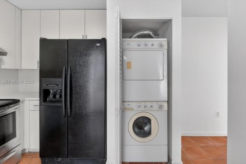 Townhouse in Miami, Florida 2 bedrooms, 79.15 sq.m. № 2000960 - photo 14