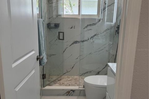 House in Miami, Florida 3 bedrooms, 141.95 sq.m. № 2391130 - photo 18