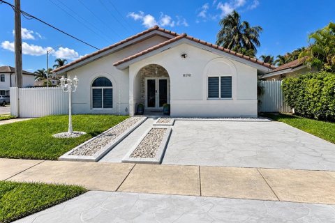 House in Miami, Florida 3 bedrooms, 141.95 sq.m. № 2391130