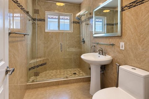 House in Miami, Florida 3 bedrooms, 141.95 sq.m. № 2391130 - photo 10
