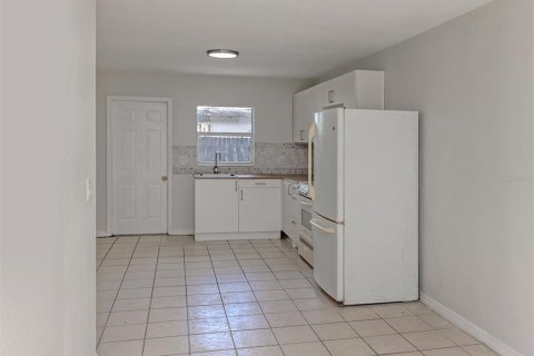 Commercial property in Bradenton, Florida 8 bedrooms, 256.04 sq.m. № 2095781 - photo 15