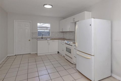 Commercial property in Bradenton, Florida 8 bedrooms, 256.04 sq.m. № 2095781 - photo 16