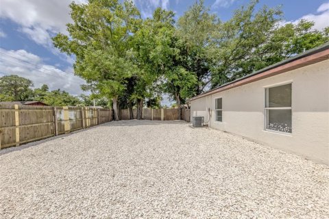 Commercial property in Bradenton, Florida 8 bedrooms, 256.04 sq.m. № 2095781 - photo 7