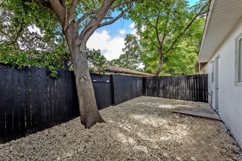Commercial property in Bradenton, Florida 8 bedrooms, 256.04 sq.m. № 2095781 - photo 5