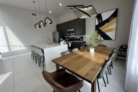 Condo in Kissimmee, Florida, 5 bedrooms  № 1990493 - photo 15