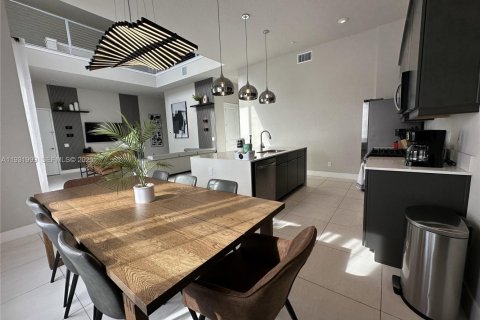 Condo in Kissimmee, Florida, 5 bedrooms  № 1990493 - photo 16