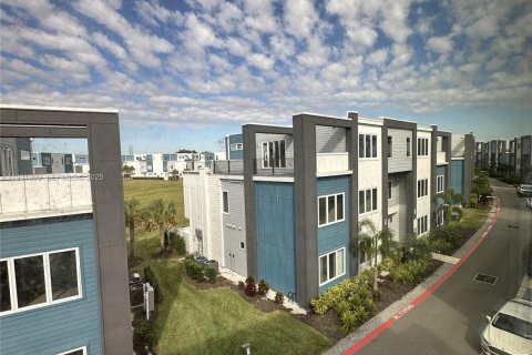 Condo in Kissimmee, Florida, 5 bedrooms  № 1990493 - photo 1