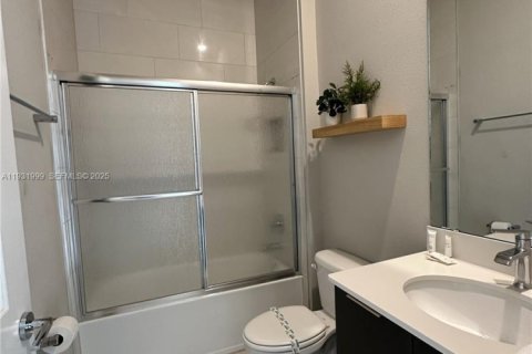 Condo in Kissimmee, Florida, 5 bedrooms  № 1990493 - photo 9