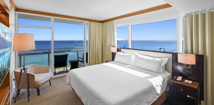 Condominio en Miami Beach, Florida, 2 dormitorios № 2082699