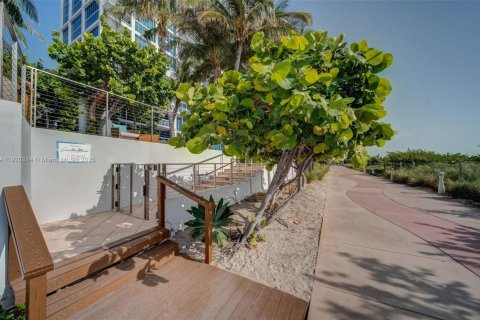 Condominio en venta en Miami Beach, Florida, 2 dormitorios, 109.72 m2 № 2082699 - foto 18