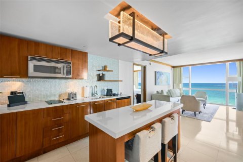 Condominio en venta en Miami Beach, Florida, 2 dormitorios, 109.72 m2 № 2082699 - foto 3