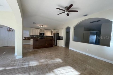 Casa en alquiler en Tampa, Florida, 4 dormitorios, 197.88 m2 № 1770889 - foto 6