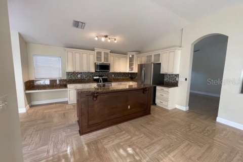 Casa en alquiler en Tampa, Florida, 4 dormitorios, 197.88 m2 № 1770889 - foto 5