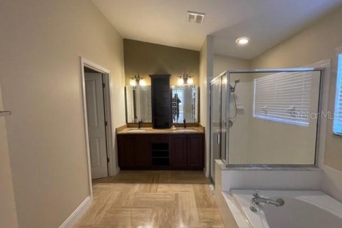 Casa en alquiler en Tampa, Florida, 4 dormitorios, 197.88 m2 № 1770889 - foto 9