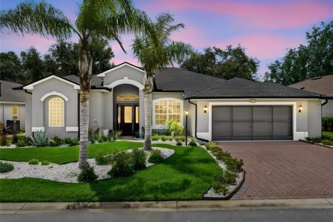 House in Leesburg, Florida 3 bedrooms, 184.5 sq.m. № 2350346
