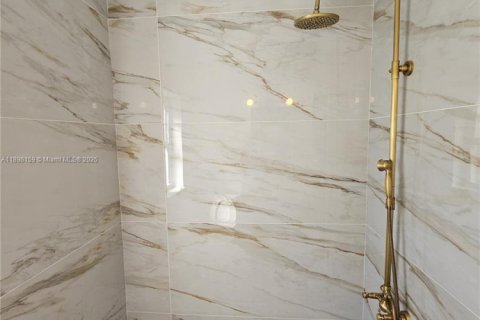 Immobilier commercial à vendre à Miami Beach, Floride № 1950974 - photo 18