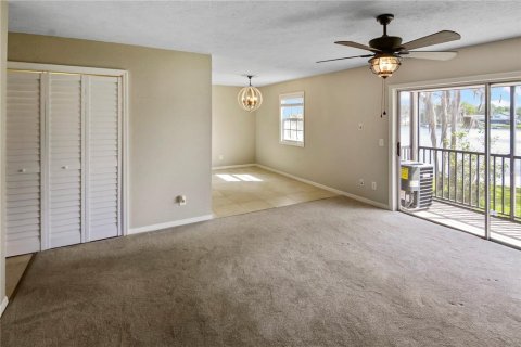 Copropriété à vendre à Tampa, Floride: 2 chambres, 85.84 m2 № 1775094 - photo 5