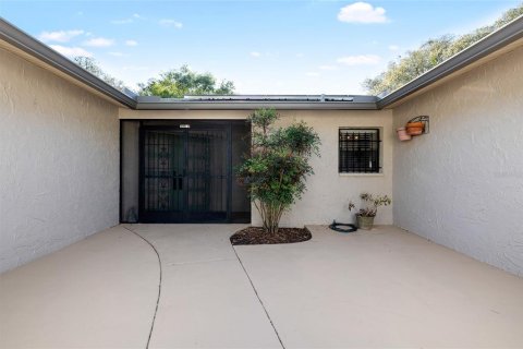 House in Hernando, Florida 2 bedrooms, 197.51 sq.m. № 1644397 - photo 3