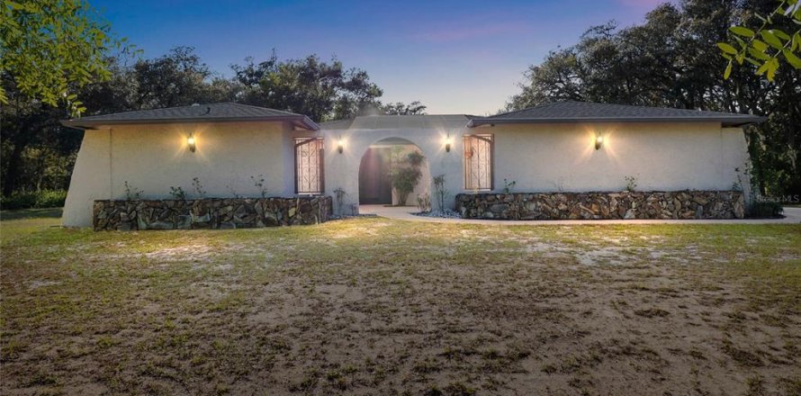 House in Hernando, Florida 2 bedrooms, 197.51 sq.m. № 1644397