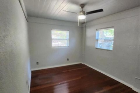 House in Largo, Florida 3 bedrooms, 115.2 sq.m. № 2095714 - photo 16