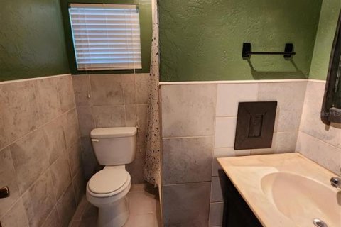 House in Largo, Florida 3 bedrooms, 115.2 sq.m. № 2095714 - photo 19