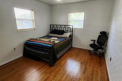 House in Largo, Florida 3 bedrooms, 115.2 sq.m. № 2095714 - photo 10